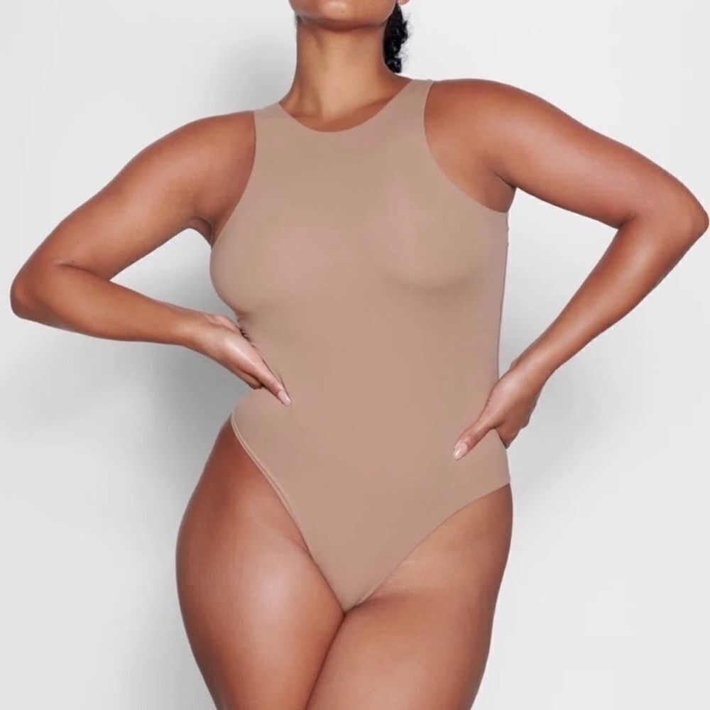 NWT SKIMS Fits Everybody High Neck Bodysuit In Umber